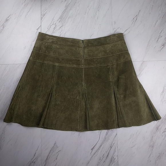 Bebe Green Leather Mini Skirt SZ 2 - Picture 7 of 8
